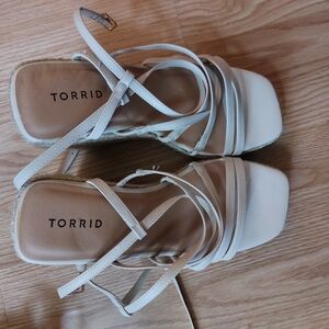 Torrid Off White Beige Wedge Strappy Sandals Casual Summer 9W